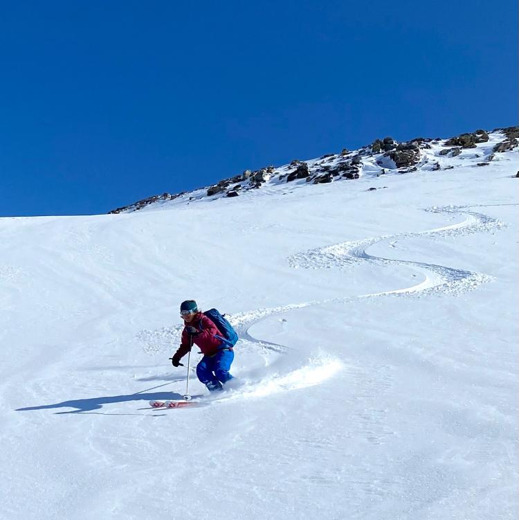 Aliosn Skiing